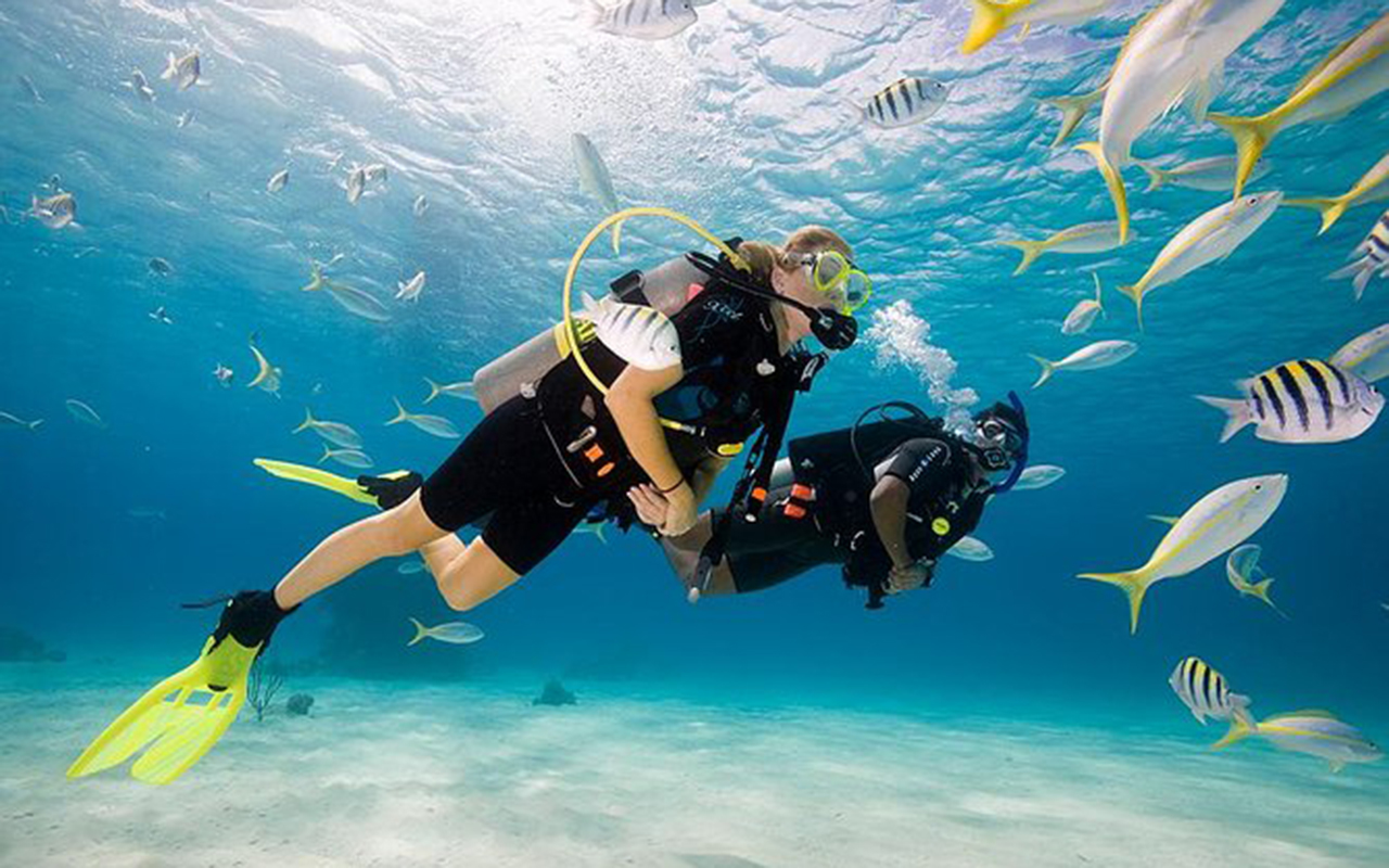 DIVING